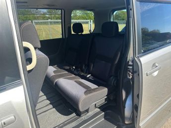 NISSAN SERENA 2.0