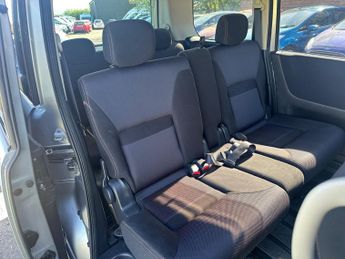 NISSAN SERENA 2.0