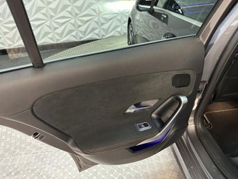 MERCEDES-BENZ A CLASS 1.3 A250e 15.6kWh AMG Line