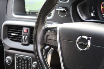 VOLVO V40 1.5 R-Design T3