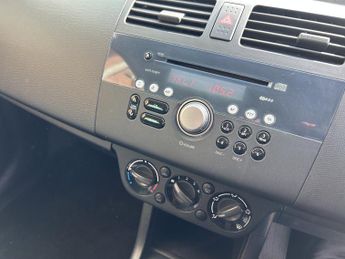 SUZUKI SWIFT 1.5 GLX