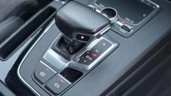 AUDI Q5 2.0 TDI 40 Black Edition S Tronic quattro Euro 6 (s/s) 5dr