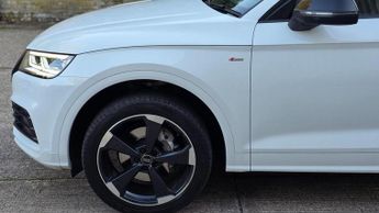 AUDI Q5 2.0 TDI 40 Black Edition S Tronic quattro Euro 6 (s/s) 5dr