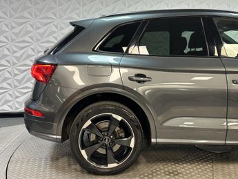 AUDI Q5 2.0 TDI 40 Black Edition