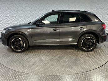 AUDI Q5 2.0 TDI 40 Black Edition