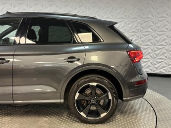 AUDI Q5 2.0 TDI 40 Black Edition