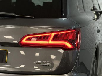 AUDI Q5 2.0 TDI 40 Black Edition