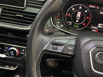 AUDI Q5 2.0 TDI 40 Black Edition