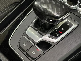 AUDI Q5 2.0 TDI 40 Black Edition