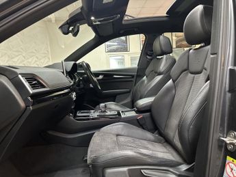 AUDI Q5 2.0 TDI 40 Black Edition