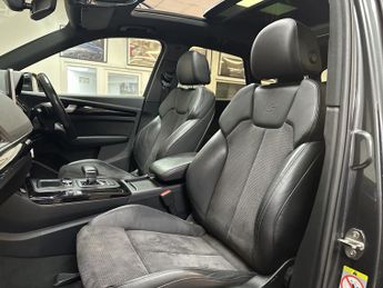 AUDI Q5 2.0 TDI 40 Black Edition