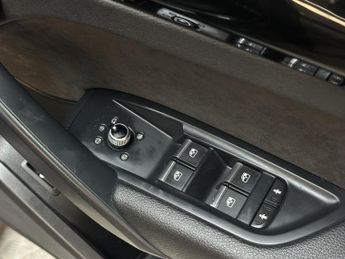 AUDI Q5 2.0 TDI 40 Black Edition
