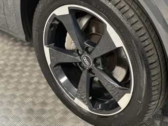 AUDI Q5 2.0 TDI 40 Black Edition