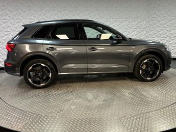 AUDI Q5 2.0 TDI 40 Black Edition