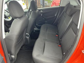 PEUGEOT 208 1.2 PureTech Allure