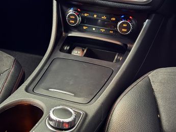 MERCEDES-BENZ CLA 2.1 CLA220 CDI AMG Sport