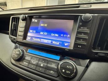 TOYOTA RAV4 2.0 V-Matic Excel