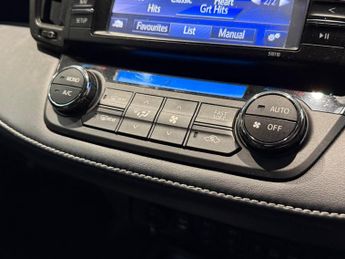 TOYOTA RAV4 2.0 V-Matic Excel