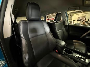 TOYOTA RAV4 2.0 V-Matic Excel