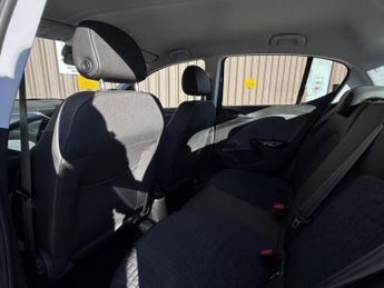 VAUXHALL CORSA 1.4 i SE