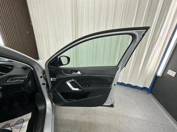 PEUGEOT 308 1.6 HDi Active Euro 5 5dr