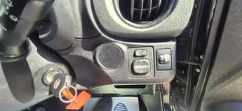 TOYOTA YARIS 1.0 VVT-i T2