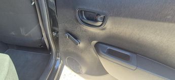 TOYOTA YARIS 1.0 VVT-i T2