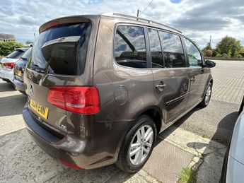 VOLKSWAGEN TOURAN 1.6 TDI BlueMotion Tech SE
