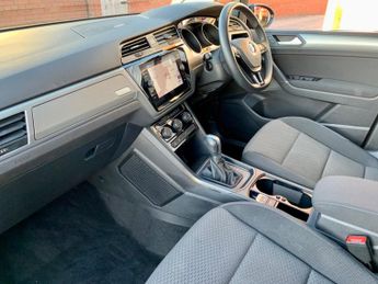 VOLKSWAGEN TOURAN 1.6 TDI SE Family DSG Euro 6 (s/s) 5dr