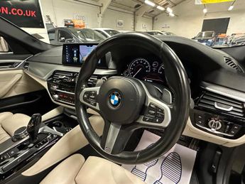BMW 5 SERIES 2.0 520d M Sport Auto xDrive Euro 6 (s/s) 4dr