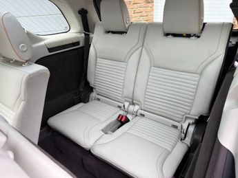 LAND ROVER DISCOVERY 3.0 SD V6 HSE Luxury