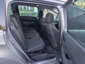 PEUGEOT 5008 1.6 BlueHDi Allure
