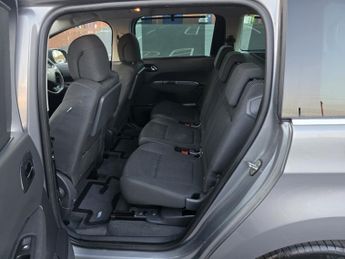 PEUGEOT 5008 1.6 BlueHDi Allure