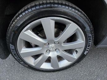 PEUGEOT 5008 1.6 BlueHDi Allure