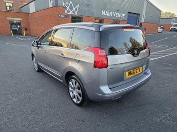 PEUGEOT 5008 1.6 BlueHDi Allure
