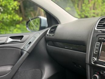 VOLKSWAGEN GOLF 1.6 TDI Match DSG Euro 5 5dr