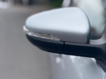 VOLKSWAGEN GOLF 1.6 TDI Match DSG Euro 5 5dr