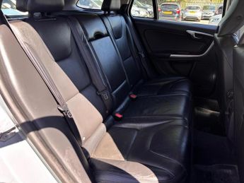 VOLVO V60 2.0 D4 SE Lux Nav Geartronic Euro 5 (s/s) 5dr