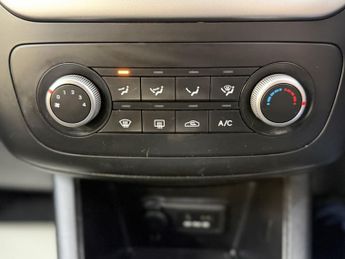 KIA VENGA 1.4 CRDi 2