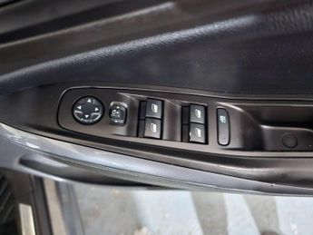 VAUXHALL GRANDLAND X 1.2 Turbo Sport Nav Euro 6 (s/s) 5dr