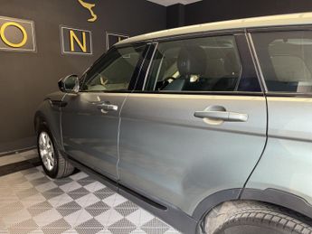 LAND ROVER RANGE ROVER EVOQUE 2.0 TD4 SE Tech