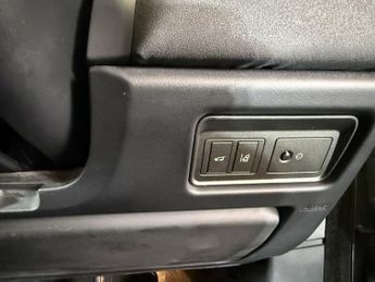 LAND ROVER RANGE ROVER EVOQUE 2.0 TD4 SE Tech