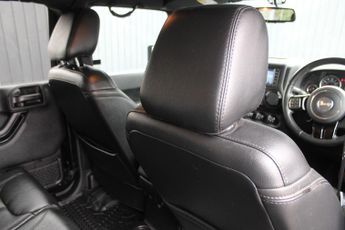 JEEP WRANGLER 2.8 Wrangler 4-door Crd Black Edition