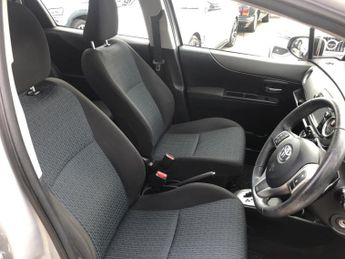 TOYOTA YARIS 1.3 Dual VVT-i TR