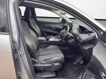 PEUGEOT 5008 1.5 BlueHDi Allure Premium