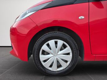 TOYOTA AYGO 1.0 VVT-i x