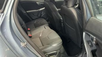 VOLVO V40 2.0 Momentum D2