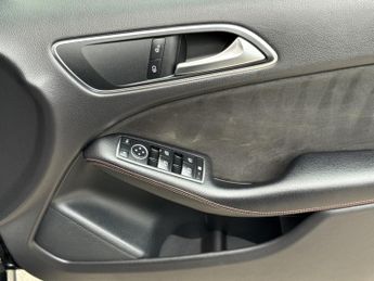 MERCEDES-BENZ B CLASS 2.1 B200d AMG Line