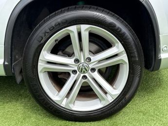 VOLKSWAGEN TIGUAN 2.0 TDI BlueMotion Tech R-Line