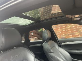 AUDI Q3 2.0 TDI S line